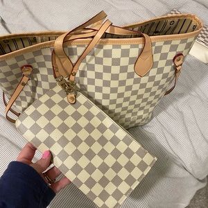 COPY- Louis Vuitton ( Daisy Rose) Handbag Neverfull style with matching wristlet